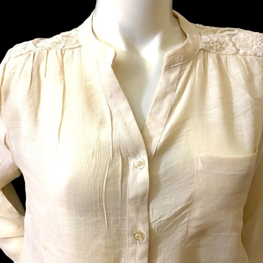 New! Lace Back knot front Top - Picture 4 of 13